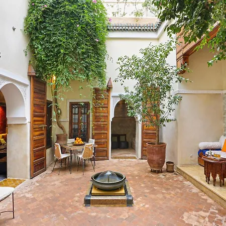 Riad 92 - Architect'S Riad In The Exclusive Dar El Bacha-2